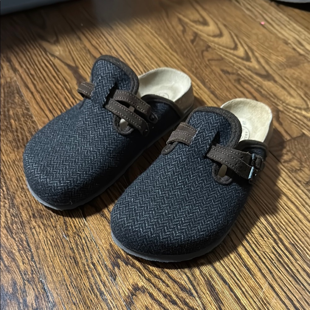 Women’s AE Slip-on Shoes